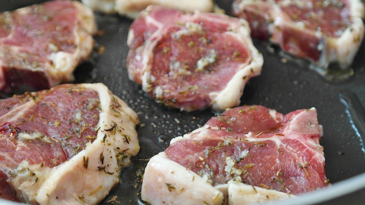 איך ללמוד לטפל בבשר לפני בישול